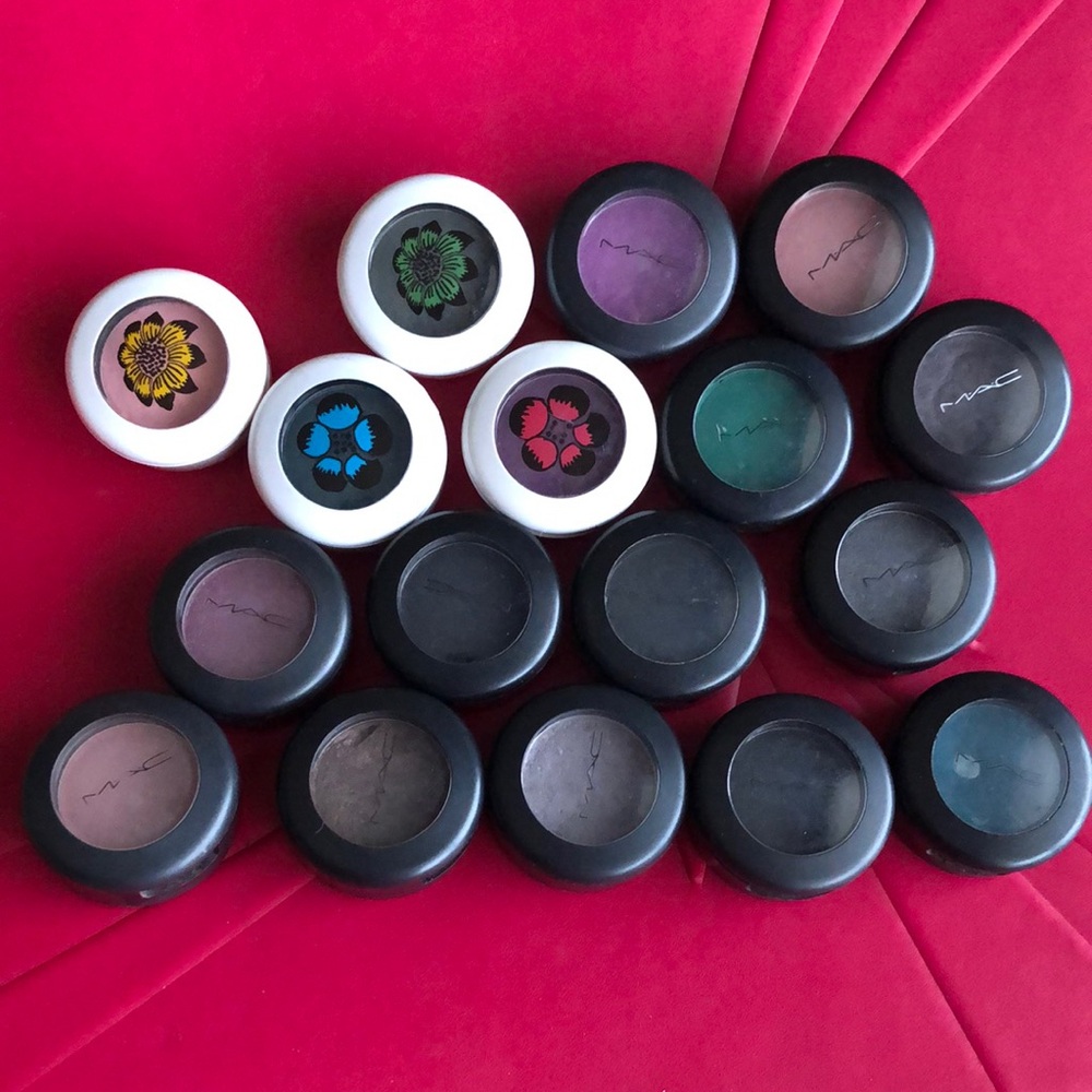 🔥17 MAC EYESHADOWS🔥